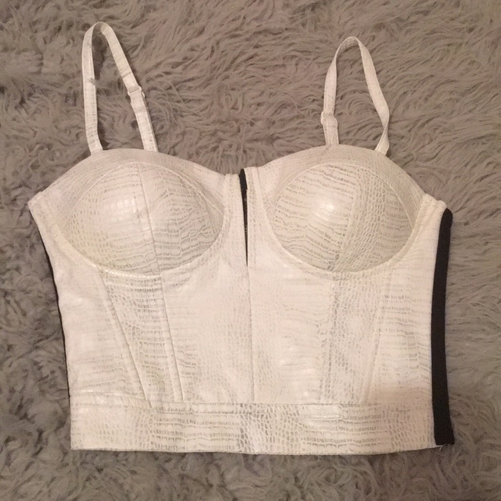 G by Guess White Crop Top